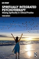 Spiritually Integrated Psychotherapy: Infusing Spirituality in Clinical Practice 3rd Edition | روان درمانی یکپارچه معنوی: تزریق معنویت در عمل بالینی ویرایش سوم